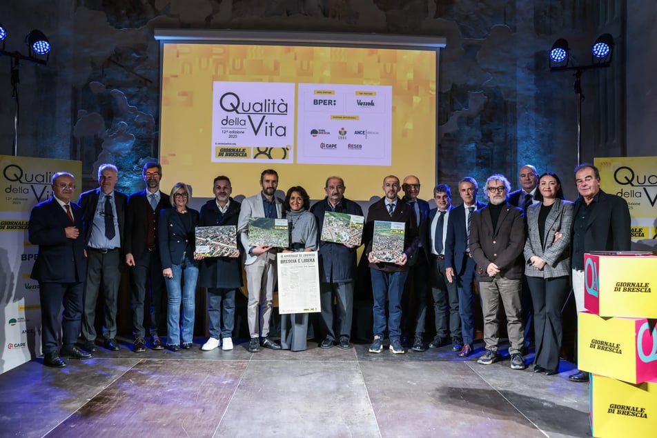 cultura-presentazione-inserto-qualita-della-vita-nella-foto-un-momento-dell-evento-foto-di-gruppo-11-11-2025-newreportercomincini